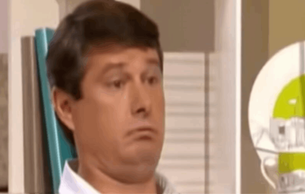 <span style='color:red;'><b>VODITELJI</b></span> I GOSTI 'PUŠTALI VETROVE' UŽIVO U EMISIJI: Pogledajte DESET NAJ TELEVIZIJSKIH P.DEŽA svih vremena! (VIDEO) 
